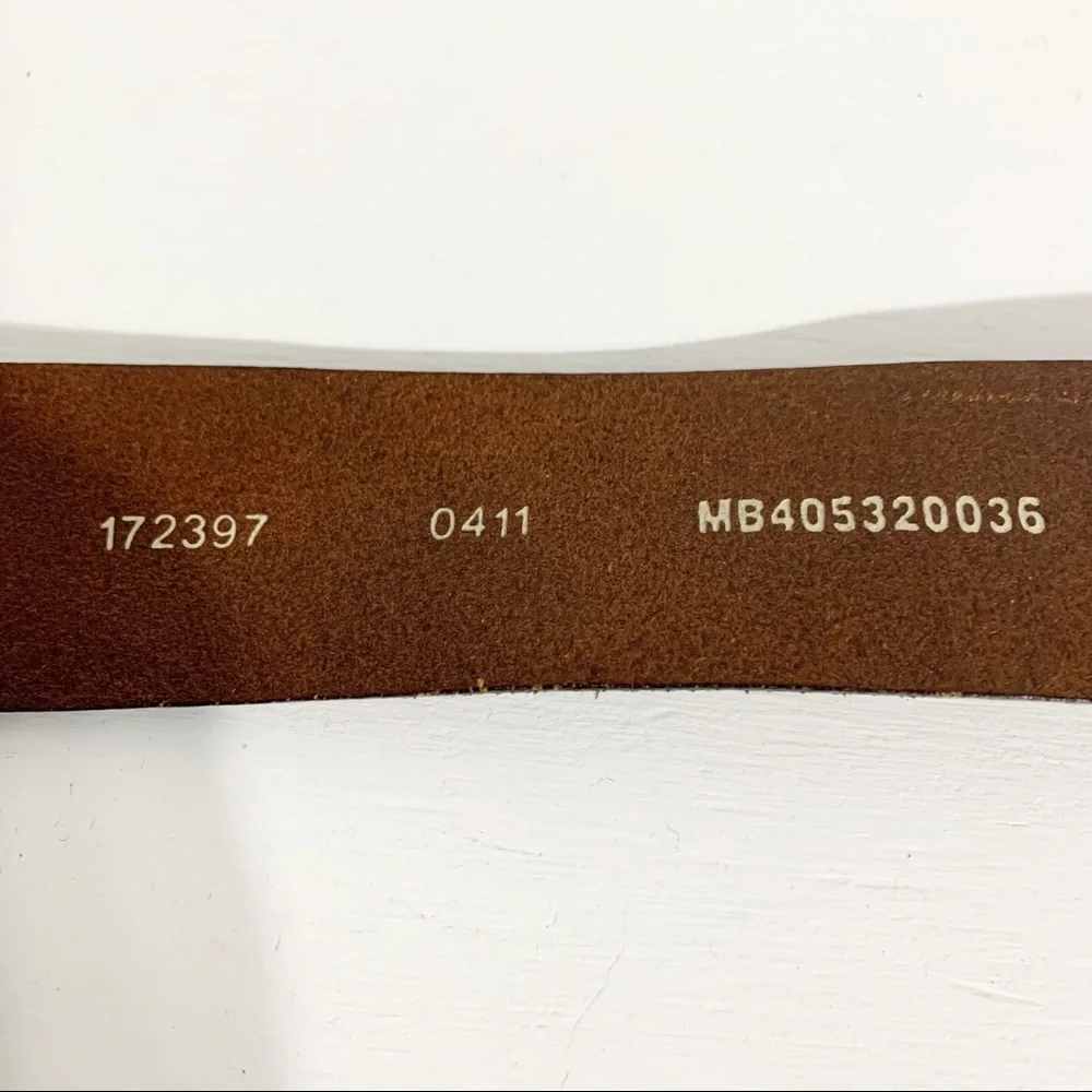 Fossil Textured Leather Belt Silver Toned Hardware Logo Plaque Size 36 Brown 🟫
